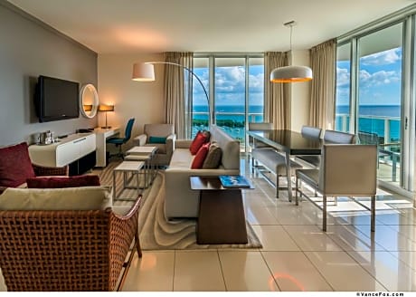 Two-Bedroom Suite with Bay View and Balcony