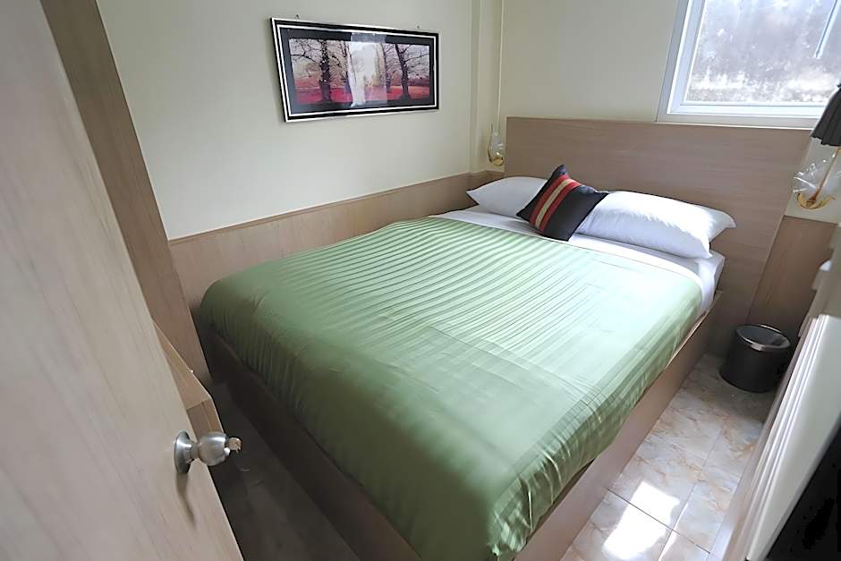 Sukhumvit 20 Guest House
