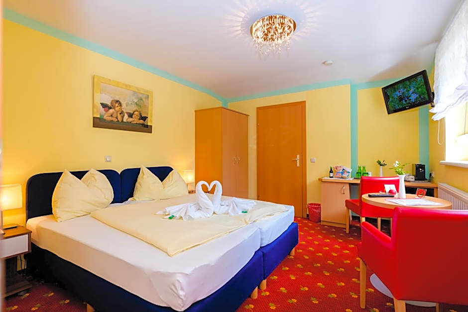 Photo 1 of 14 of Double Room