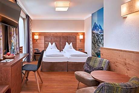 Junior Suite with Mountain View