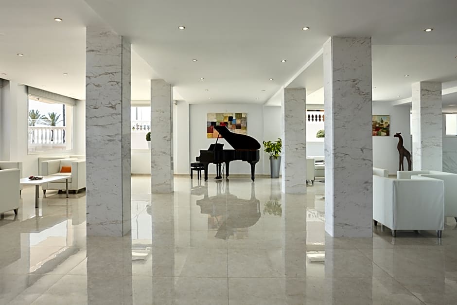 Hotel Las Arenas Affiliated by Meliá