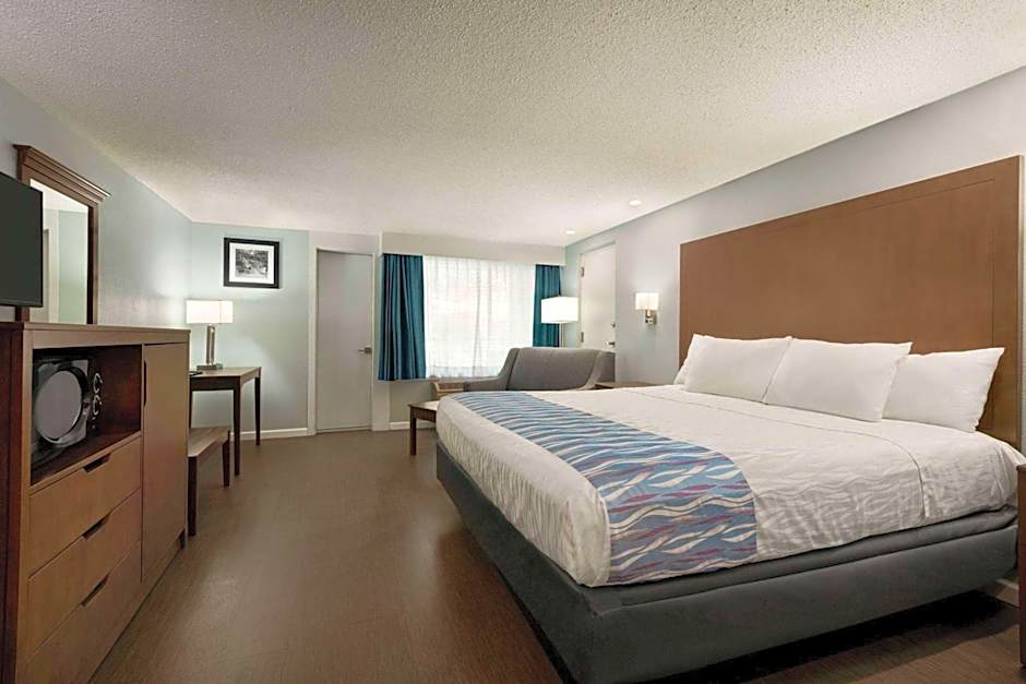 Gatlinburg River Inn