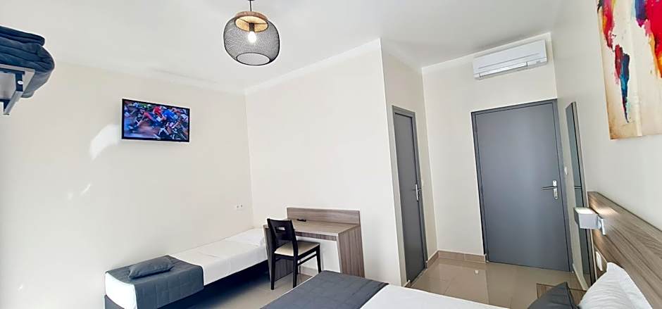 ESPERANCE HOTEL