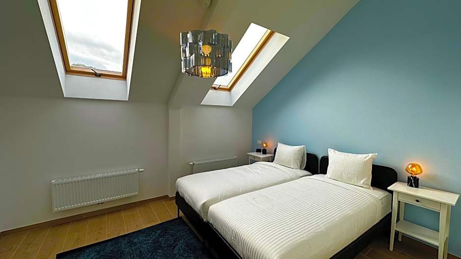 OneLuxStay near Fashion District