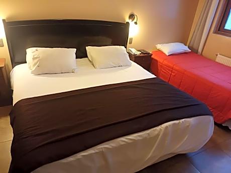Deluxe King Room - Non-Smoking