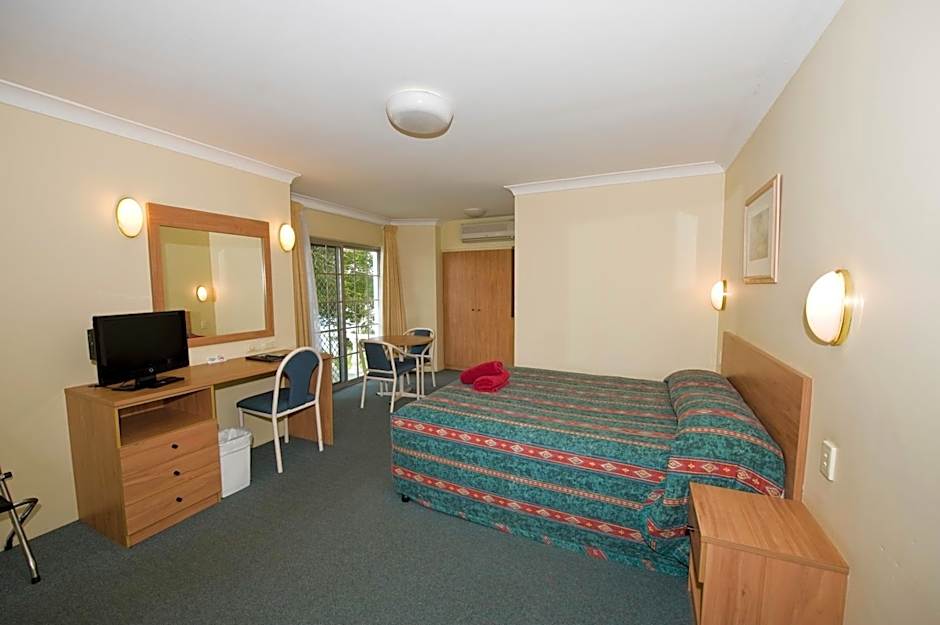 Colonial Court Motor Inn