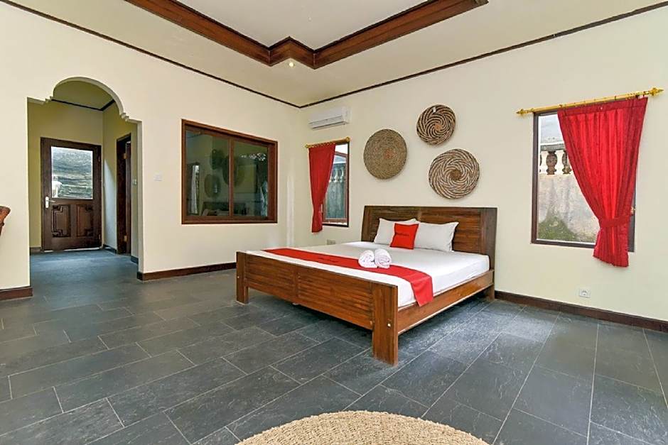 RedDoorz Plus near Seminyak Square