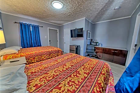Standard Quadruple Room with Two Double Beds - Non-Smoking