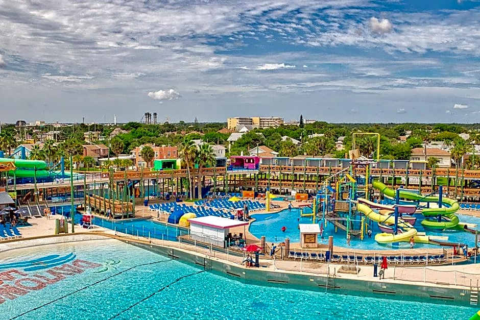 Cozy Studio Suite Near Beach w Kitchenette #3