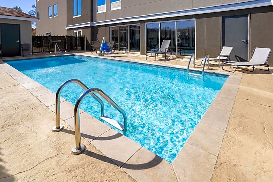 La Quinta Inn & Suites by Wyndham Locust Grove