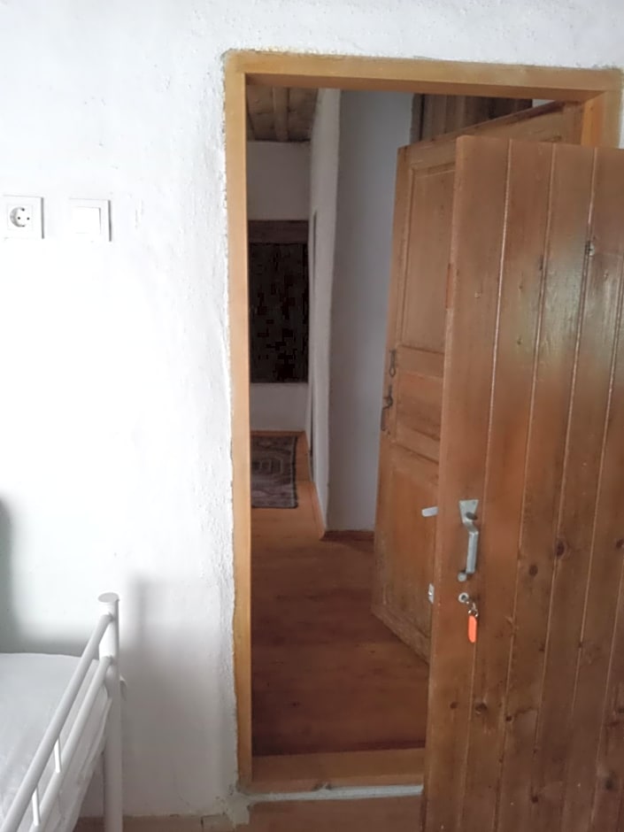 Koca Kapı Konaklama