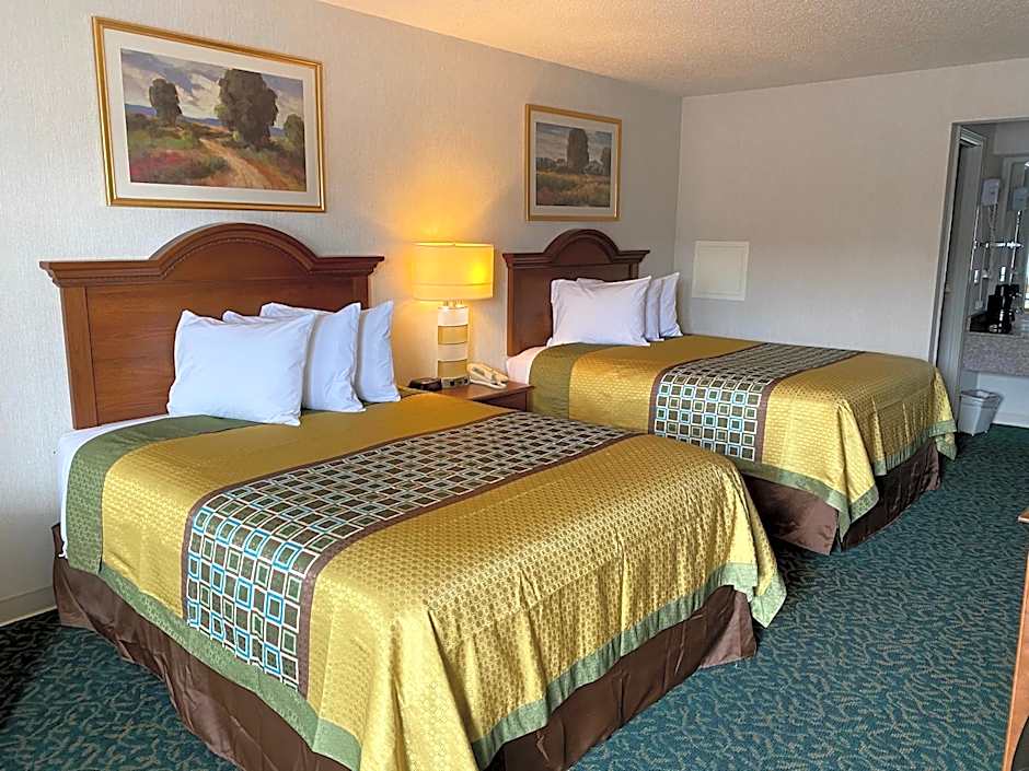 Harrisonville Inn & Suites