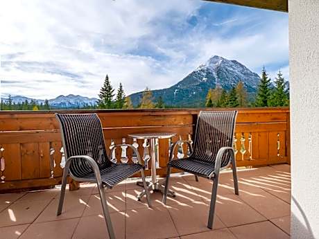 Studio with Mountain View