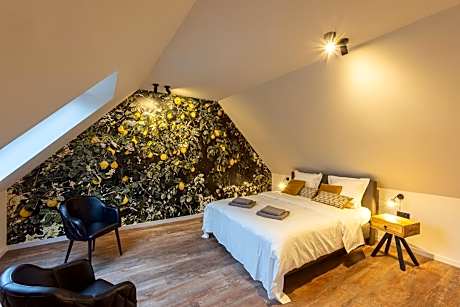 Quadruple Room with Private Bathroom