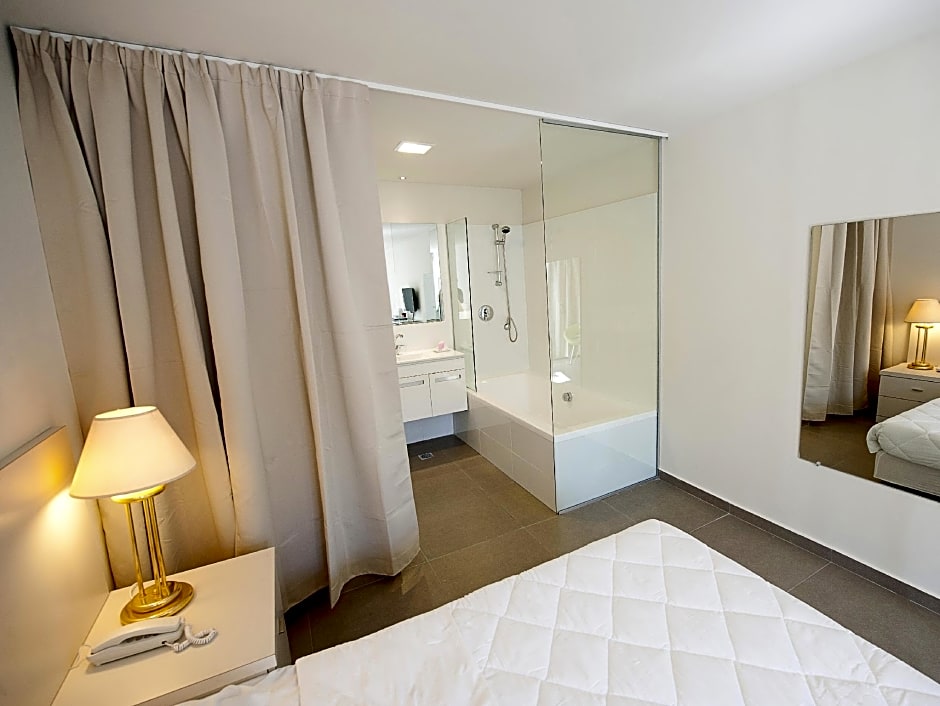 Q Village Hotel - Poleg Beach