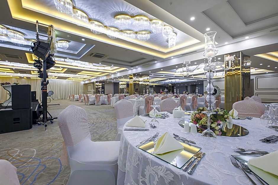 Photo 1 of 23 of Noax Hotel