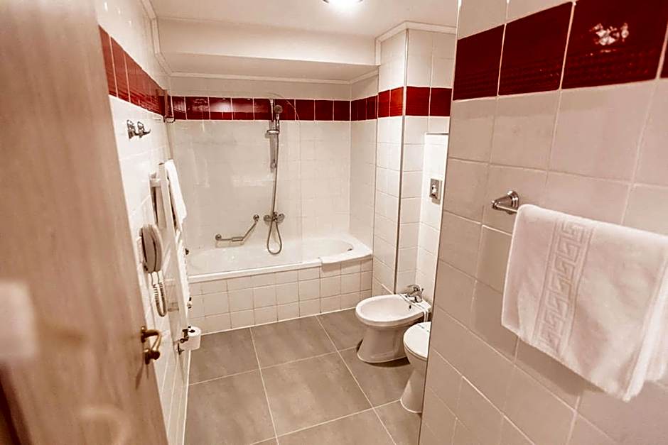 Best Western Plus Lido Hotel