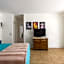 Monkey Tree Hotel by AvantStay Stylish Hotel in Palm Springs w Pool