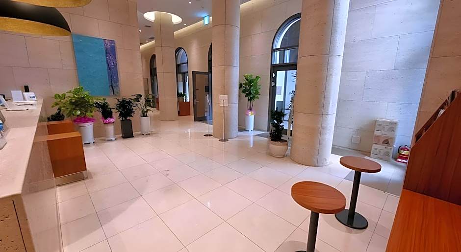 Pinegrove Hotel