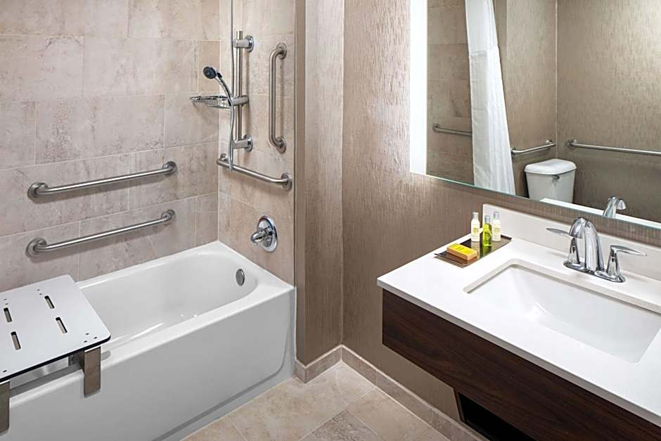 DoubleTree by Hilton Ann Arbor North