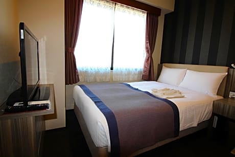 Small Double Room - Non-Smoking