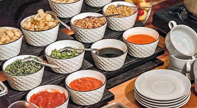 MaxOne Hotels Premier Melawai