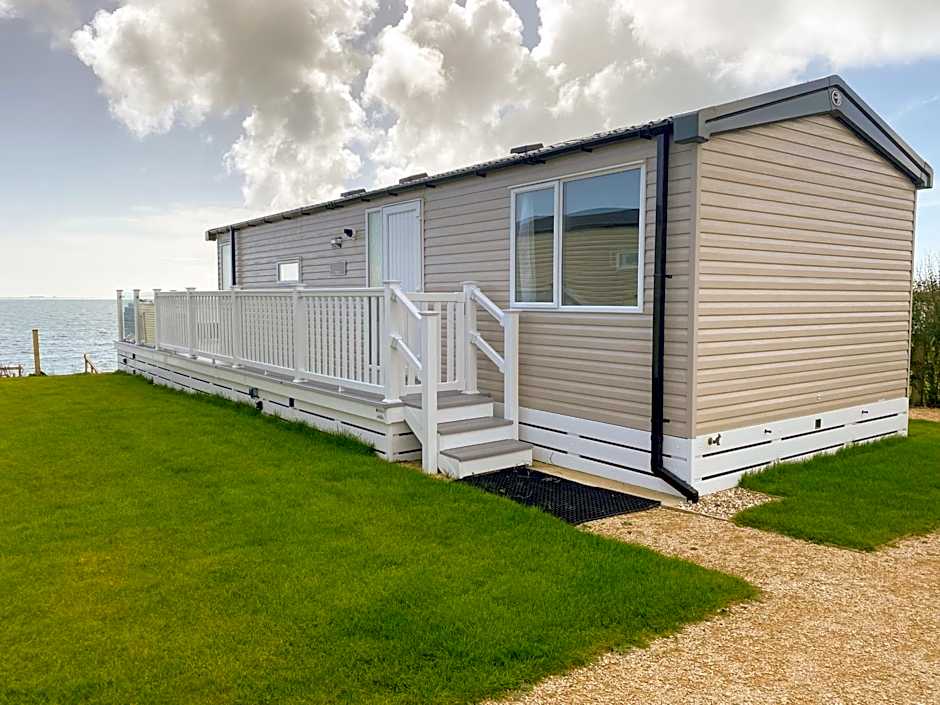 Swift Mosselle Pitch 24 Creek Caravan Park dog friendly