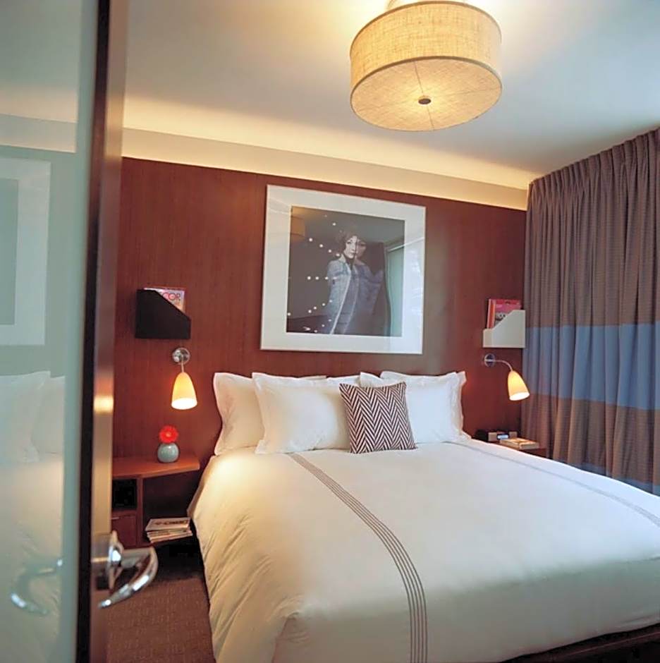 6 Columbus Central Park Hotel