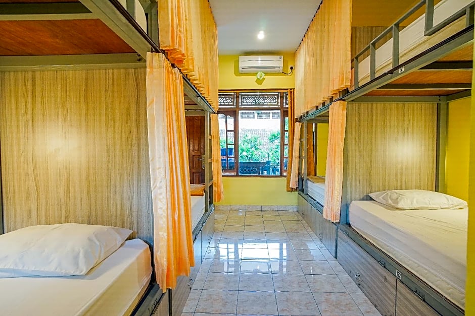 Kememai Hostel