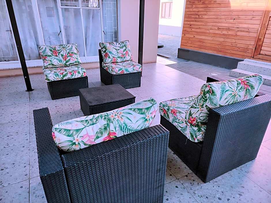 4th Avenue Themepark & Lodge