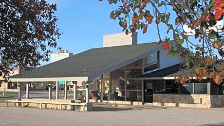 Townsman Inn Larned