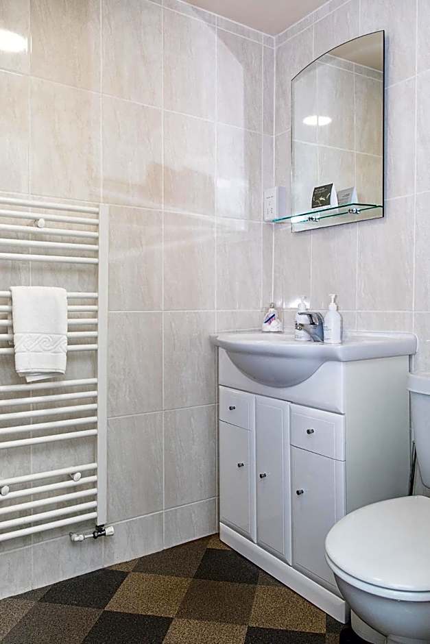 Beaumont Guest House Windermere - Adult Only - Free Car Park & Off Site access to the local Health Centre