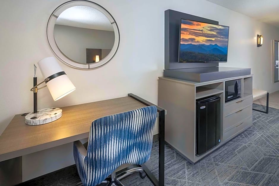 Country Inn & Suites by Radisson Asheville Downtown Tunnel Road