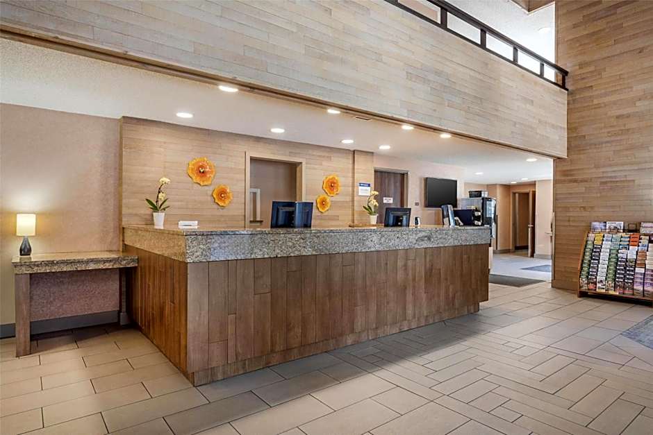 Best Western Plus Harbor Plaza And Conference Center