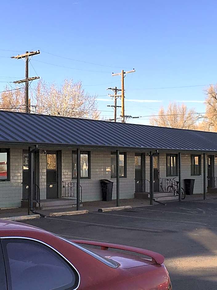 Rainbow Motel