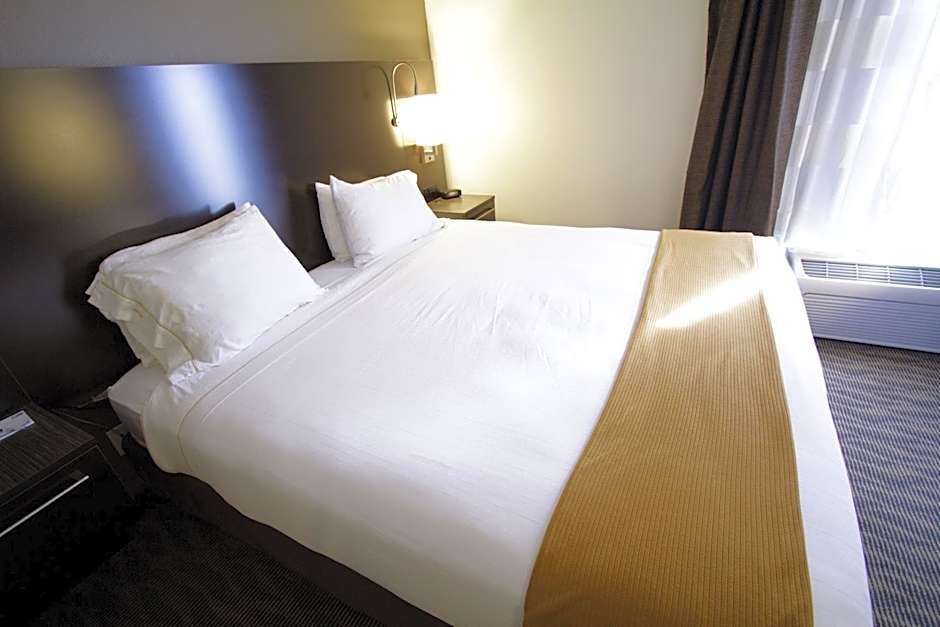 Holiday Inn Express Hotel & Suites Colby By IHG