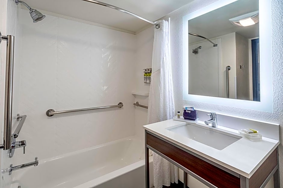 Holiday Inn Hotel And Suites Wausau-Rothschild By IHG