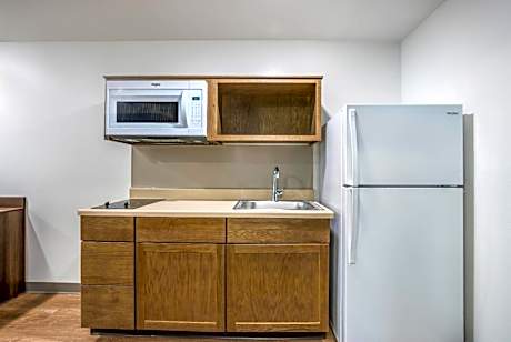 WoodSpring Suites Denver Commerce City