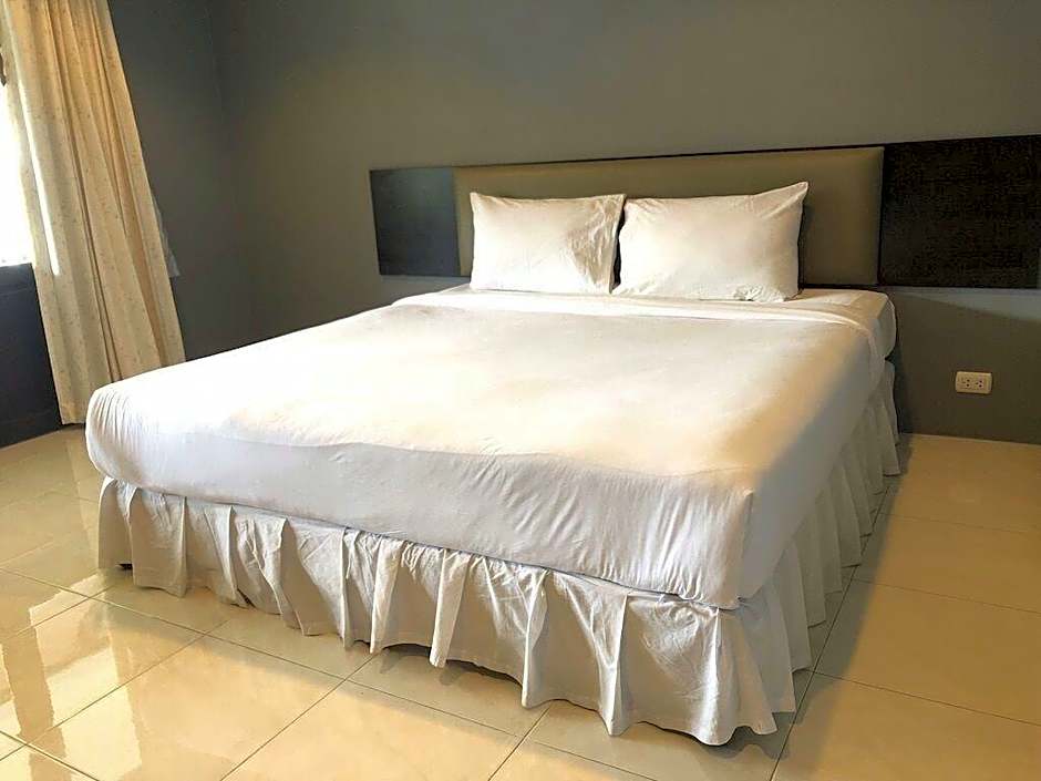 Laem Din Hotel