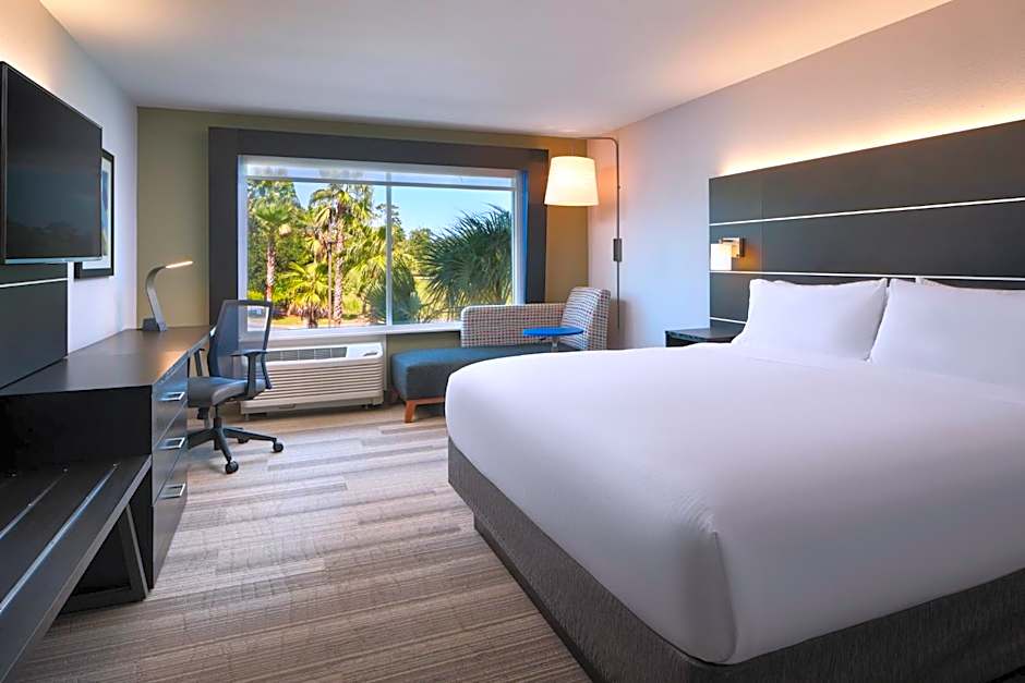 Holiday Inn Express And Suites Brunswick By IHG