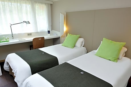 New Generation Twin Room (2 Single Beds + 1 Junior bed)