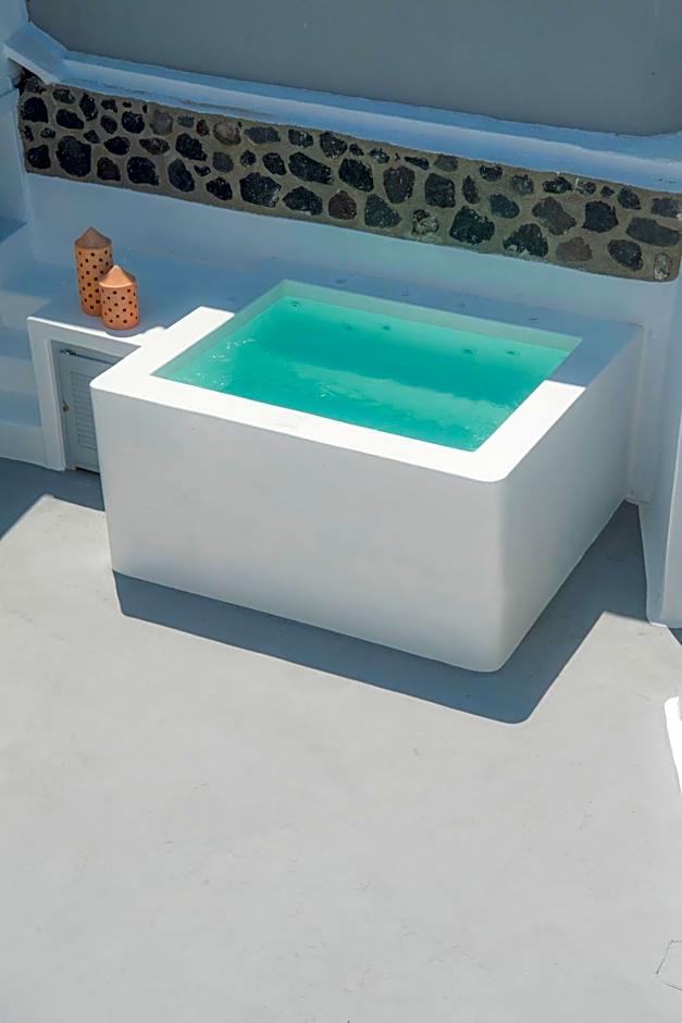 AQUA SERENITY LUXURY SUITES SANTORINI