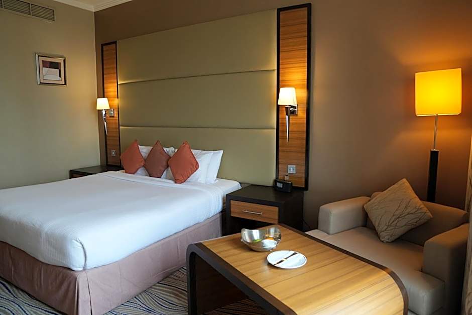 Photo 1 of 6 of Executive 1 King Bed