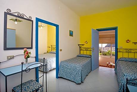 Quadruple Room with Sea View