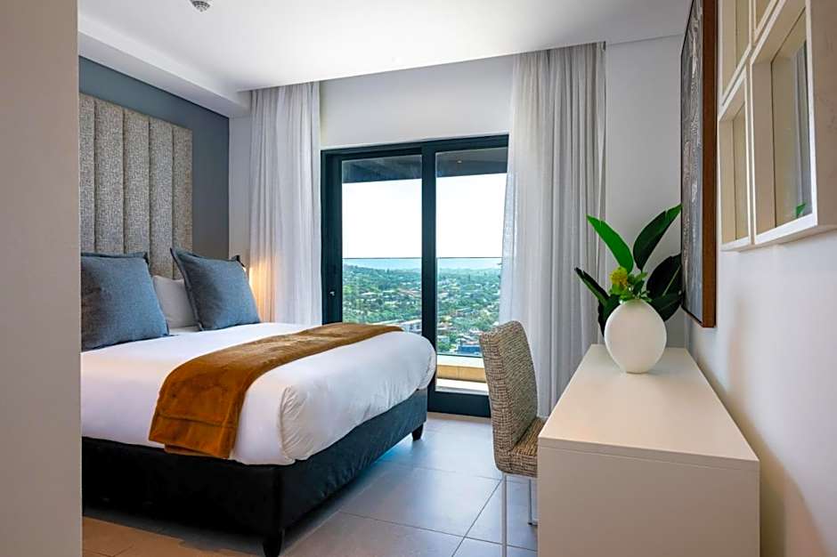 Opulent Oceans Apartment 2505 with Sea Views