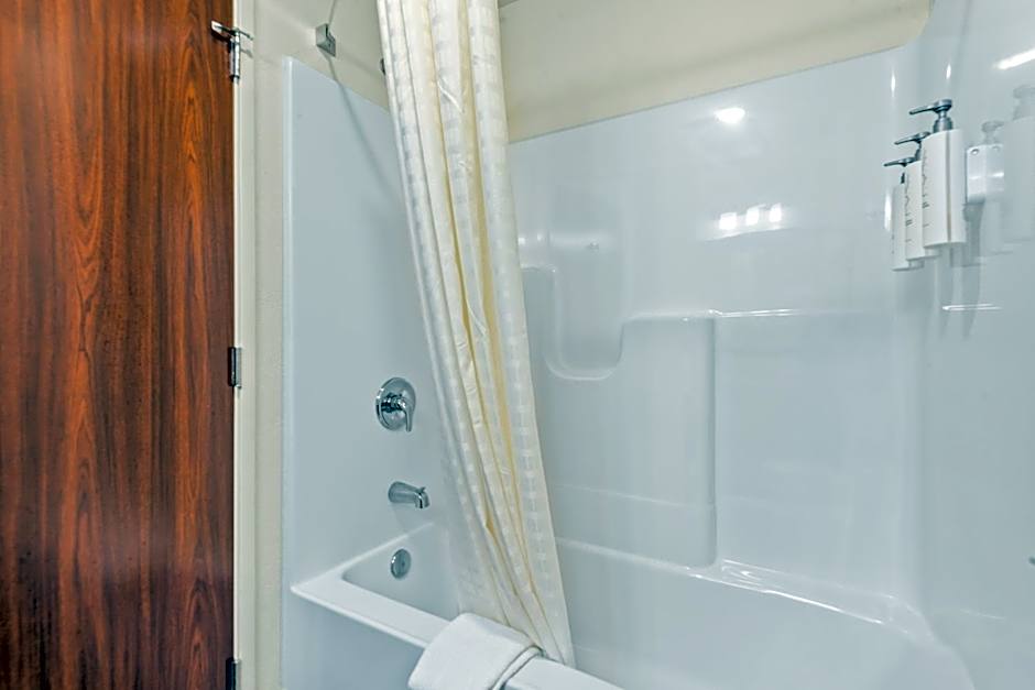 Cobblestone Hotel & Suites - Cullman