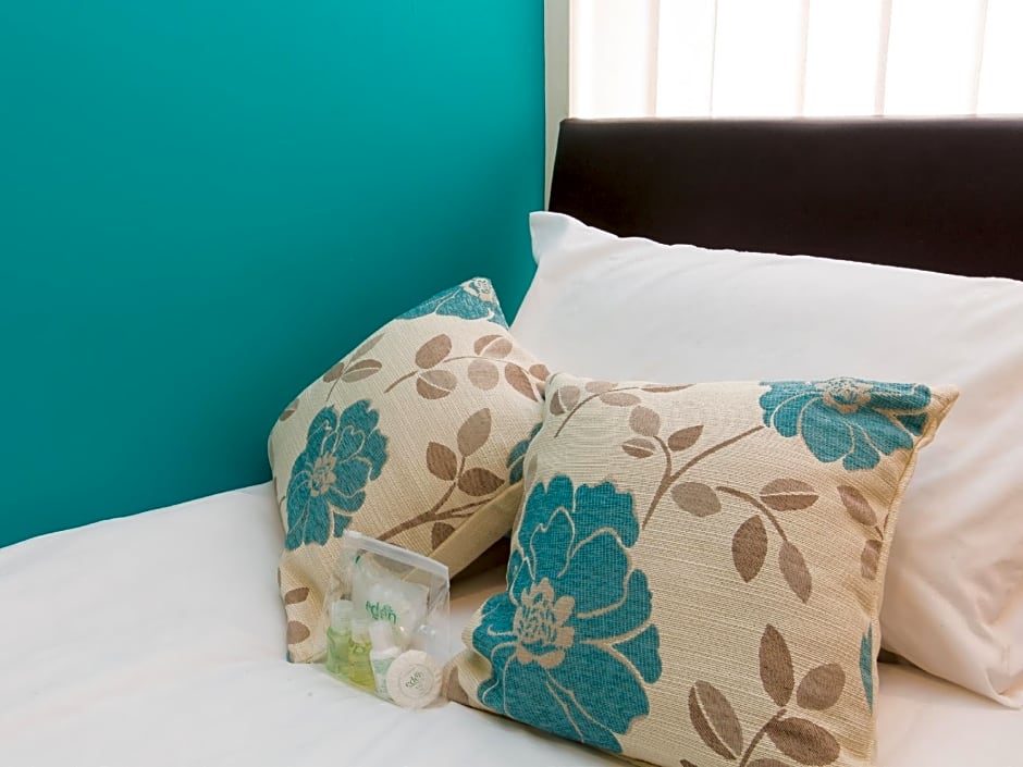 Town House @ Minshull New Road