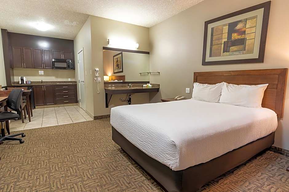 BCMInns - Lac La Biche