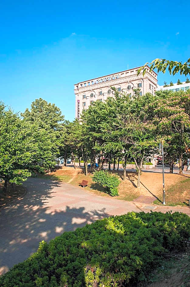 Aura Tourist Hotel