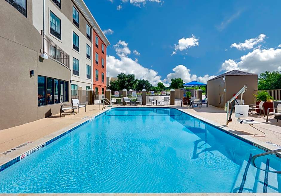 Holiday Inn Express & Suites San Antonio NW Near Seaworld by IHG